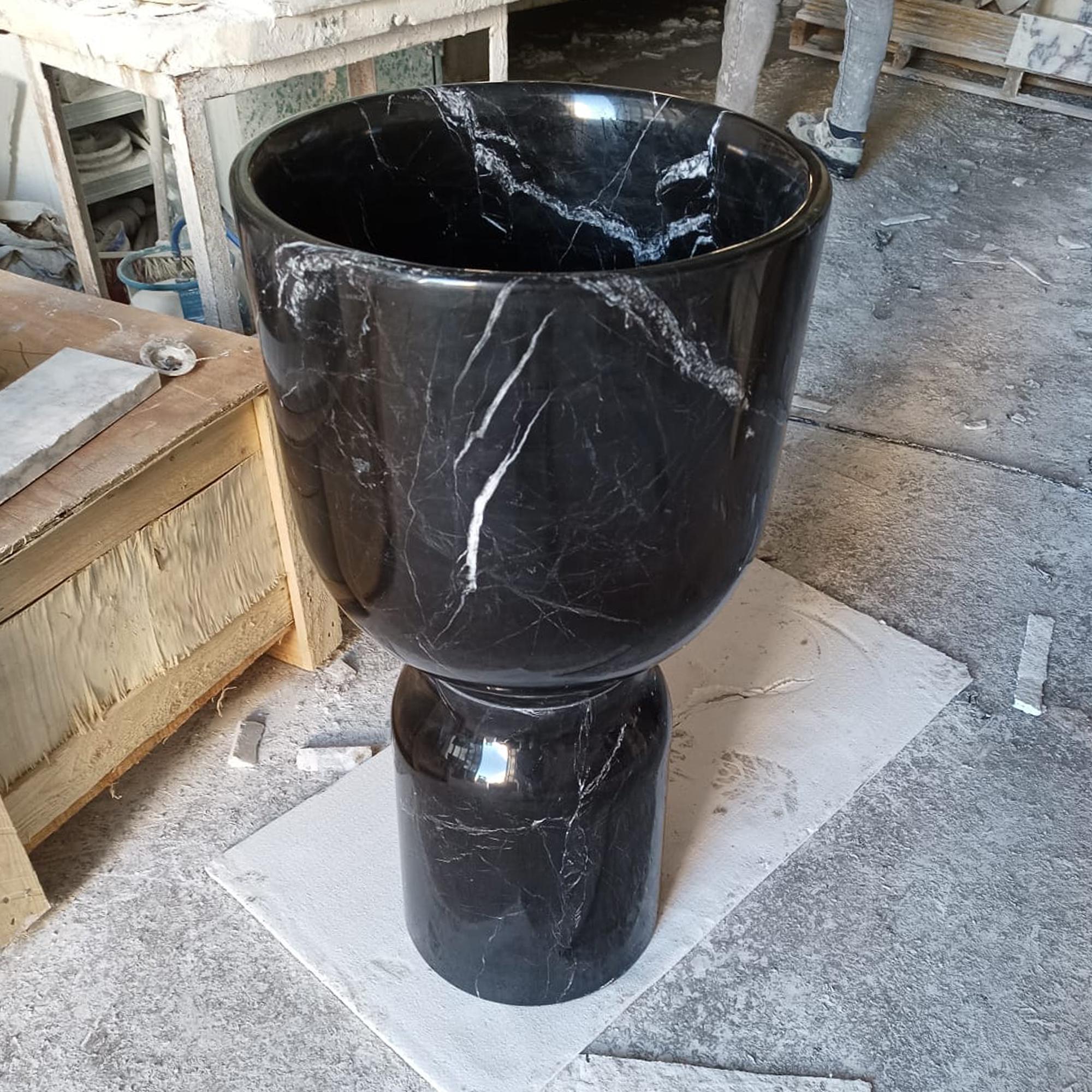Black Marble Pedestal Sink – Nero Marquina Freestanding Basin for Powder Rooms and Luxury Bathrooms M6S38